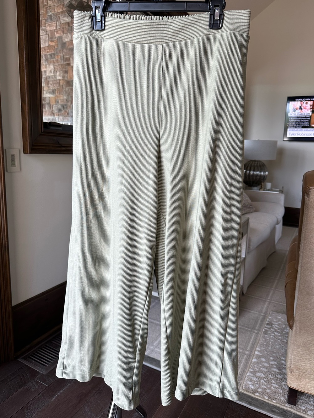 Women's Wide-Leg ribbed Pants in Light Sage Green